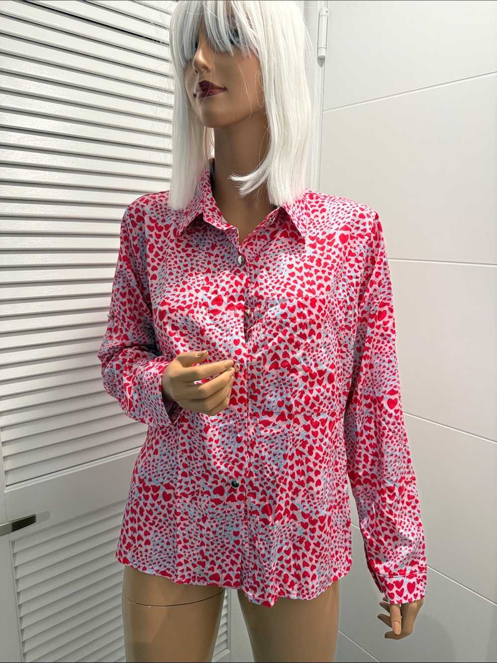 Women’s large Pink Heart Print Button-Up Shirt long sleeve